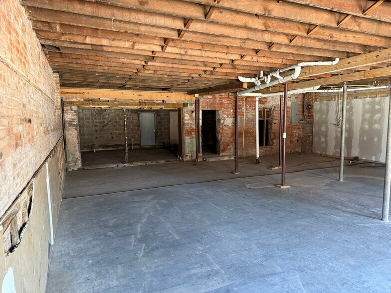 More Photos Of 107 W Main St, Coffeen Storefront Retail Residential For Sale