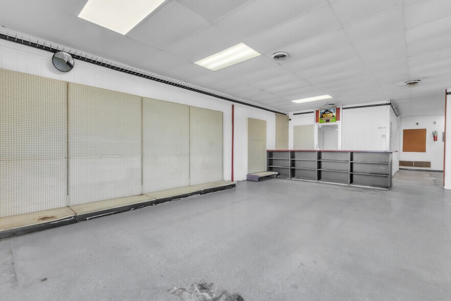 More Photos Of 145 E Texas Ave, Waskom Auto Repair For Sale