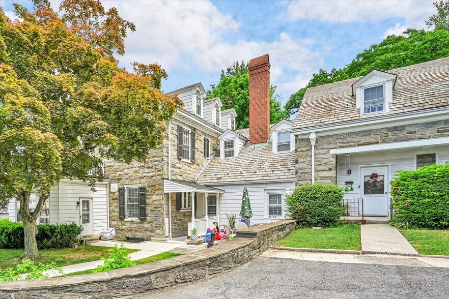 More Photos Of 1305 Hampden Blvd, Reading Multifamily For Sale