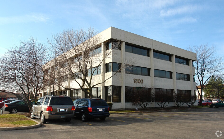 More Photos Of 1300 Greenbrook Blvd, Hanover Park Office For Sale