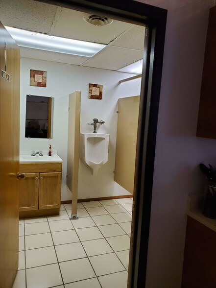 More Photos Of 2439 W 16th St, Indianapolis Storefront Retail Office For Sale