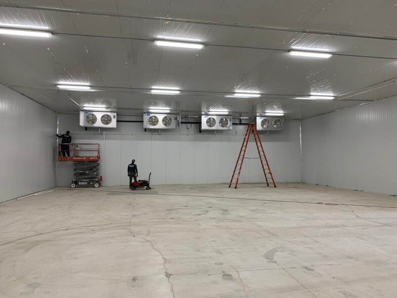 More Photos Of 1370-1380 NW 22nd St, Miami Warehouse For Lease