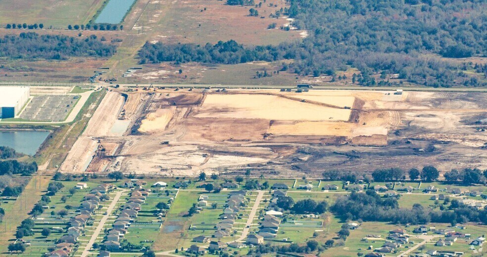 More Photos Of 4001 Logistics Pky, Winter Haven Distribution For Lease