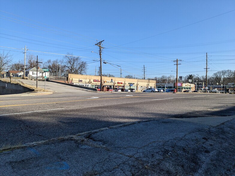 More Photos Of 1434-1436 Chambers Rd, Saint Louis Veterinarian Kennel For Sale