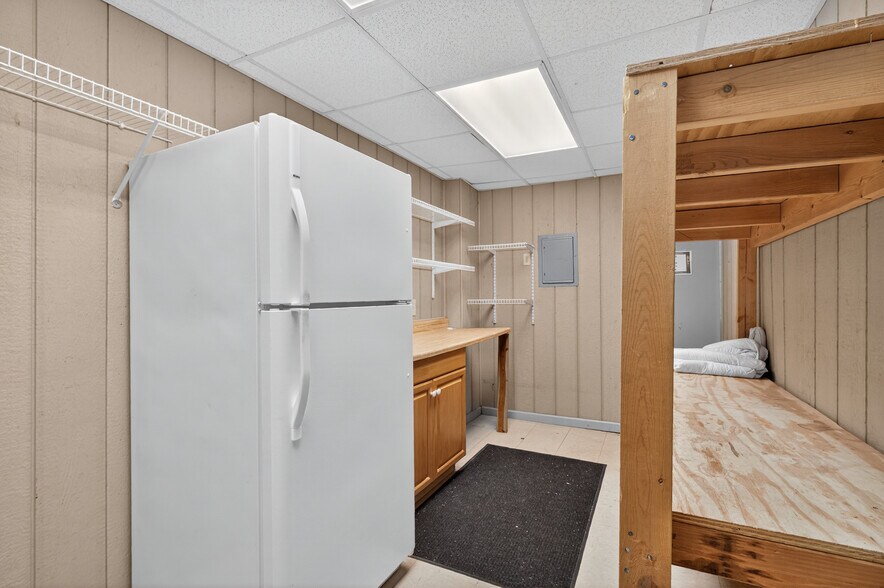 More Photos Of 638 Main St, Columbia Office For Sale