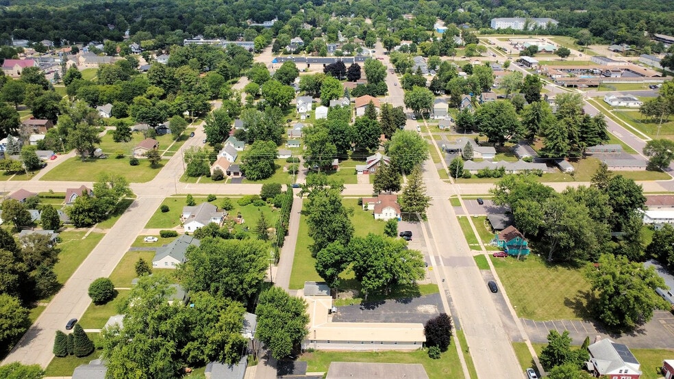 More Photos Of 511 Vine St, Wisconsin Dells Apartments For Sale