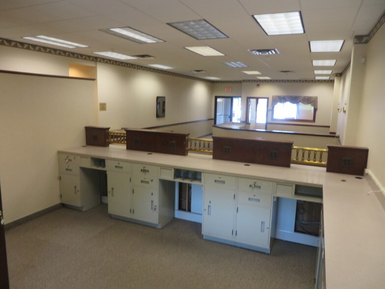 More Photos Of 8 Reading Rd, Flemington Unknown For Lease