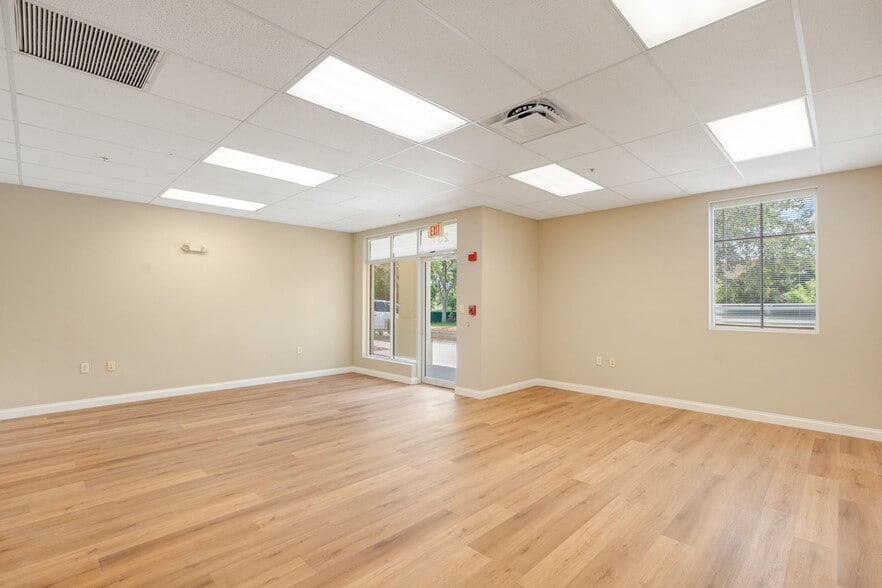 More Photos Of 3449 Technology Dr, North Venice Manufacturing For Lease