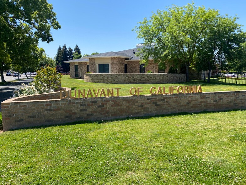 More Photos Of 8221-8227 N Fresno St, Fresno Office Residential For Lease