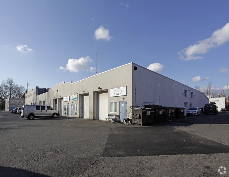 More Photos Of 130 Lenox Ave, Stamford Warehouse For Sale