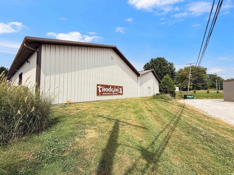 More Photos Of 412 N Truman Rd, Jasper General Retail For Sale