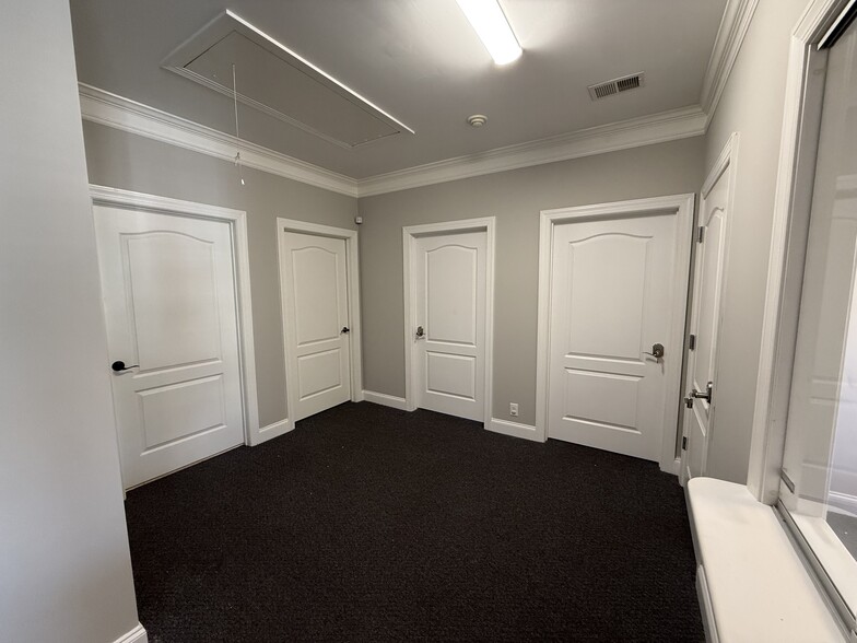 More Photos Of 3105 Creekside Village Dr, Kennesaw Office For Sale