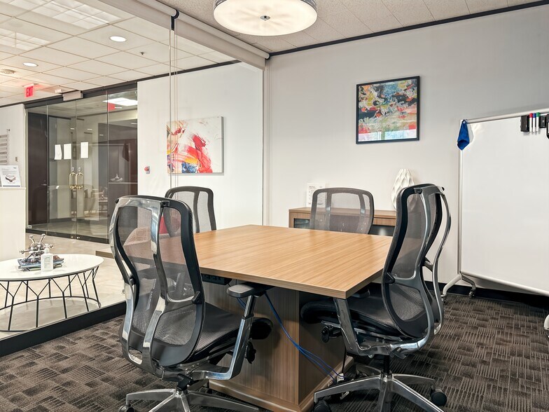 More Photos Of 1100 Poydras St, New Orleans Coworking Space