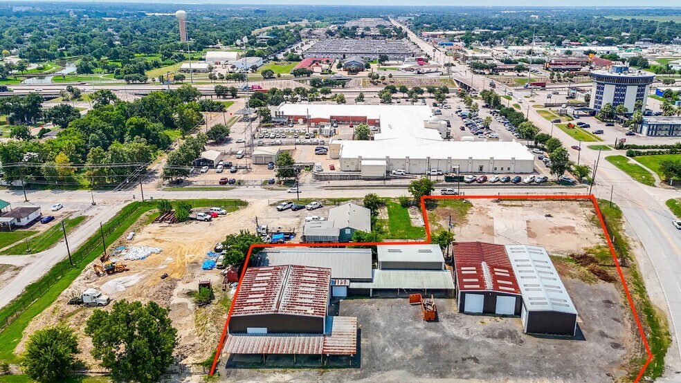 More Photos Of 100 N Richey St, Pasadena Warehouse For Lease