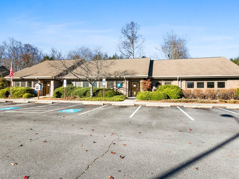 Primary Photo Of 157 Medical Park Dr, Brevard Medical For Sale