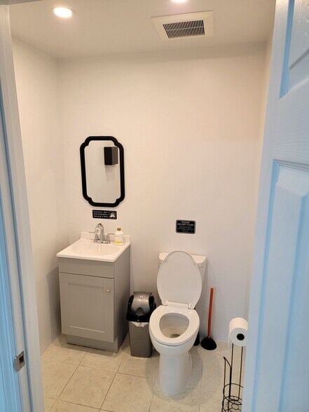 More Photos Of 251 52nd St, Brooklyn Warehouse For Lease