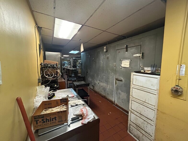 More Photos Of 8 Tech One Dr, Monroeville Restaurant For Lease