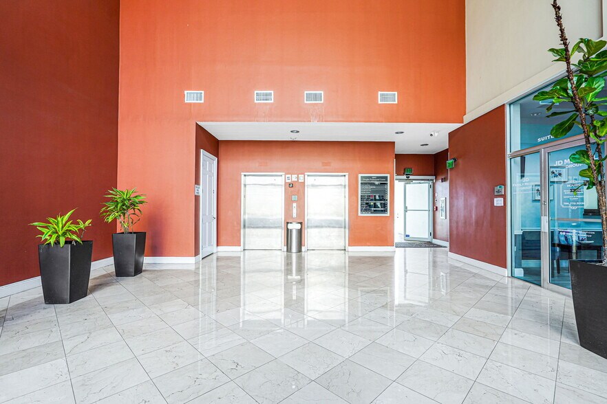 More Photos Of 2645 SW 37th Ave, Miami Medical For Sale