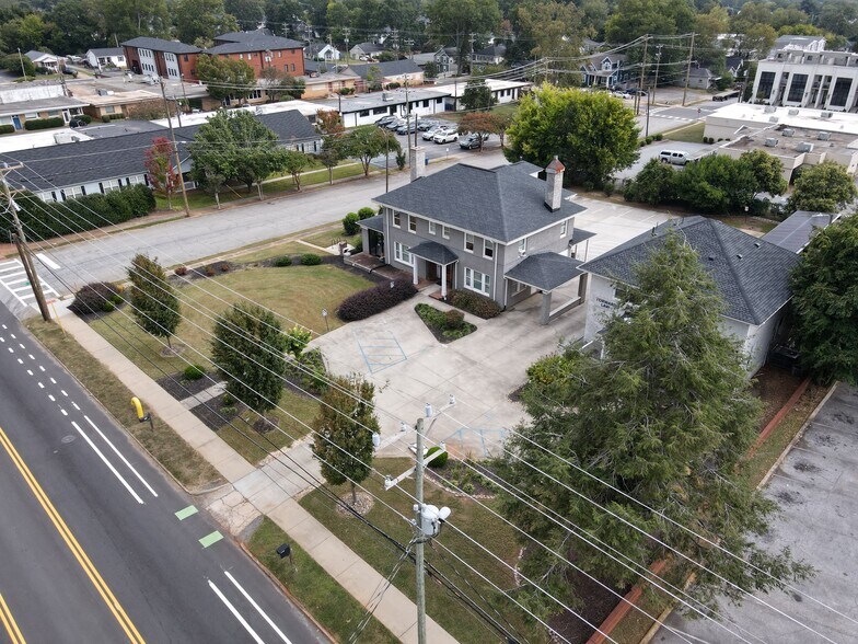 More Photos Of 903 Pendleton St, Greenville Medical For Lease
