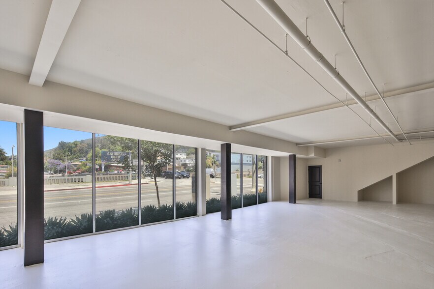 More Photos Of 3211 Cahuenga Blvd W, Los Angeles Loft Creative Space For Lease