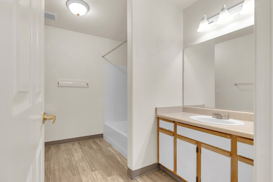 More Photos Of 1832 Merced St, Madera Apartments For Sale