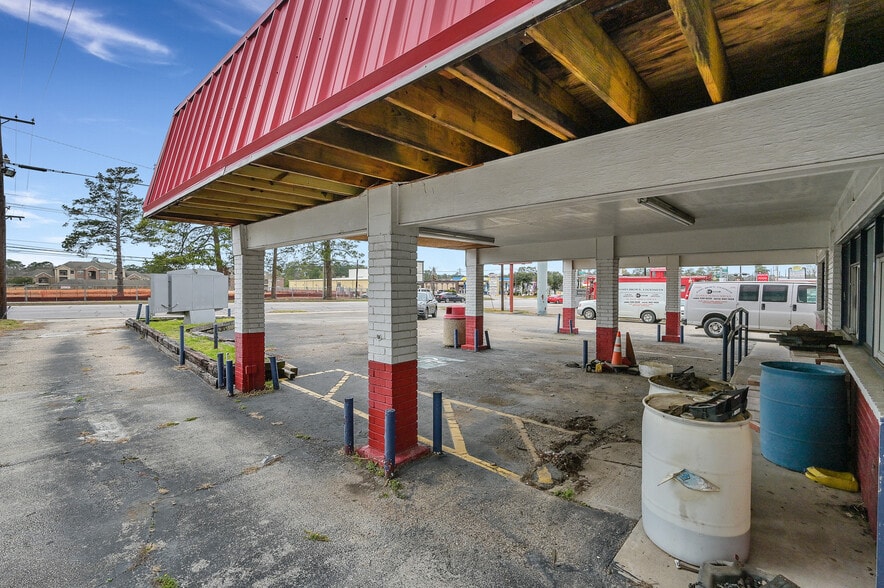 More Photos Of 1612 N Frazier St, Conroe Fast Food For Lease
