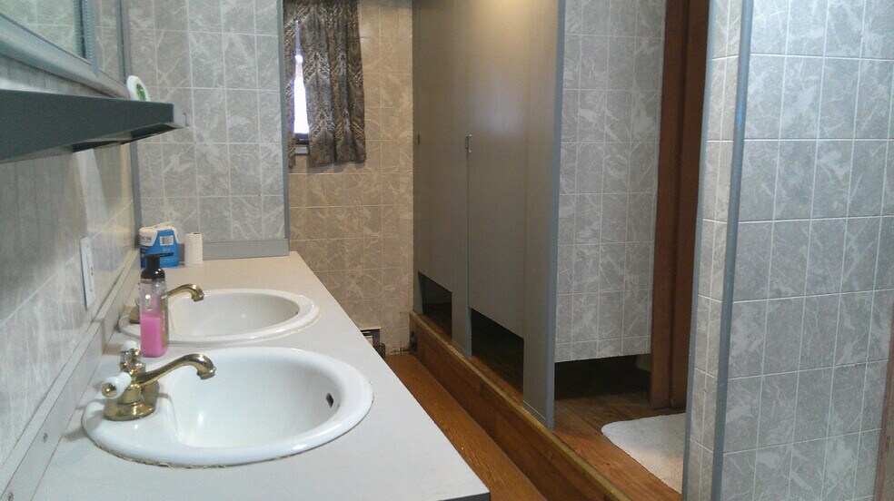 More Photos Of 5760 Steese Hwy, Fairbanks Hotel For Sale