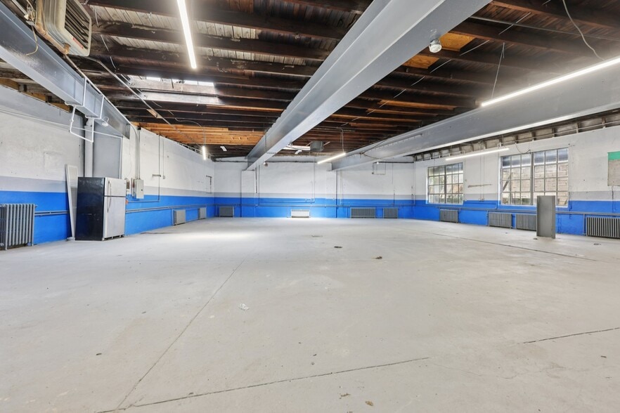 More Photos Of 3136 Summit Ave, Union City Storefront Retail Residential For Lease