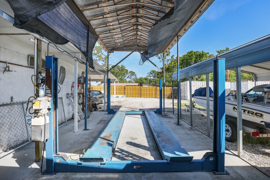 More Photos Of 1320 US Highway 92, Winter Haven Auto Repair For Sale