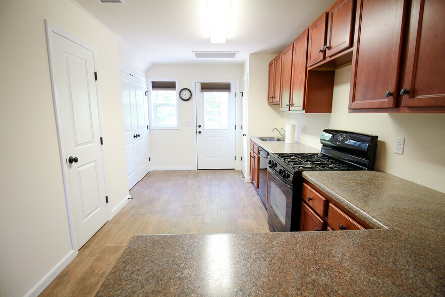 More Photos Of 368 E Main St, Middletown Restaurant For Sale