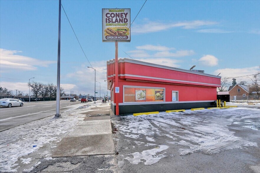 More Photos Of 14987 Gratiot Ave, Detroit Restaurant For Sale