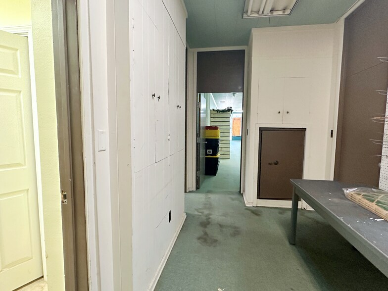 More Photos Of 105 N Main St, Atmore Office For Sale