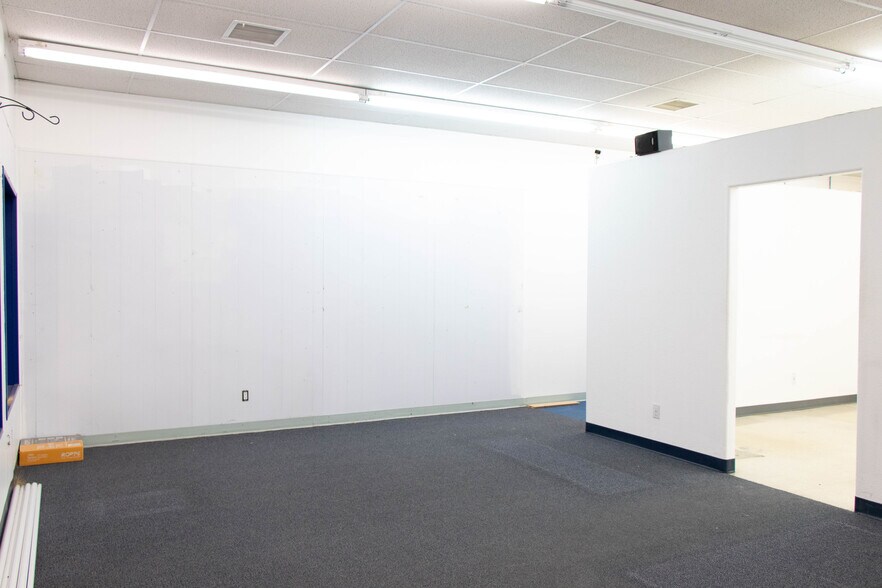 More Photos Of 1851 E 12th St, Casper Storefront For Lease