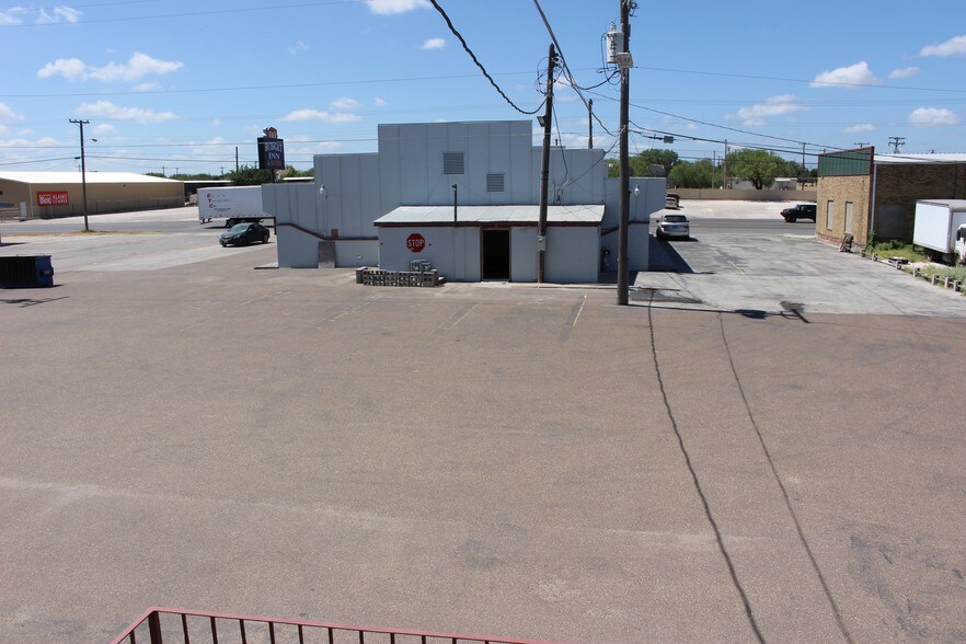 More Photos Of 512 E Riley St, Freer Hospitality For Sale