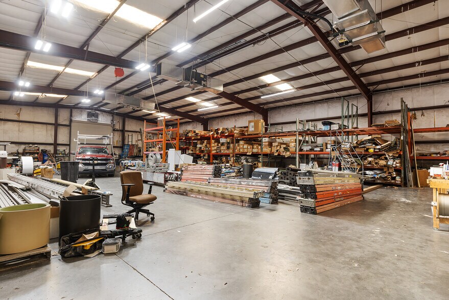 More Photos Of 5600 Zip Dr, Fort Myers Warehouse For Lease