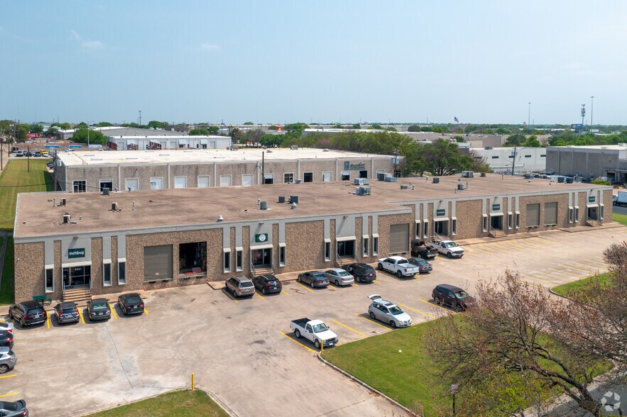 More Photos Of 9411-9421 Neils Thompson Dr, Austin Warehouse For Lease