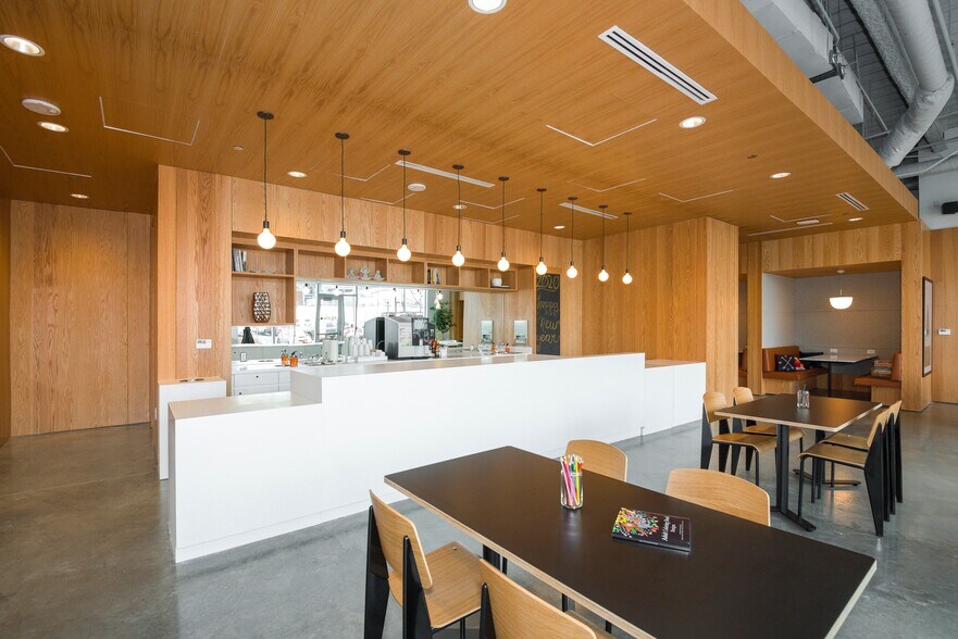 More Photos Of 4600 S Syracuse St, Denver Office For Lease