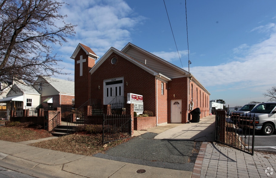 Primary Photo Of 8609 Greenwood Ave, Takoma Park Religious Facility For Sale