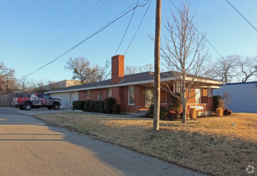 Primary Photo Of 2513 E Union Bower Rd, Irving Warehouse For Lease