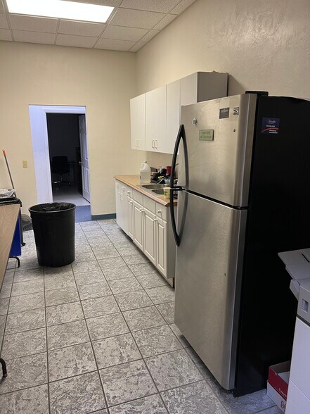 More Photos Of 1908-1910 NW 67th Pl, Gainesville Light Manufacturing For Sale