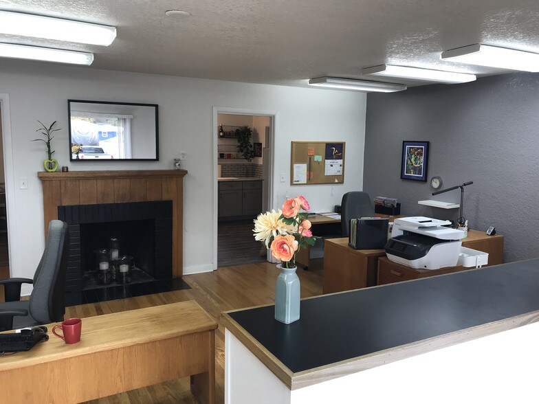 More Photos Of 235 Salem Heights Ave SE, Salem Medical For Sale