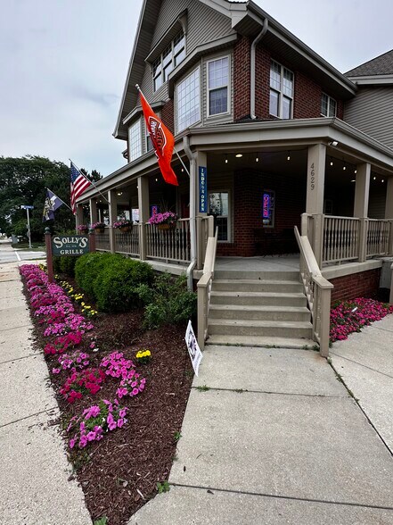 More Photos Of 4629 N Port Washington Rd, Milwaukee Restaurant For Sale