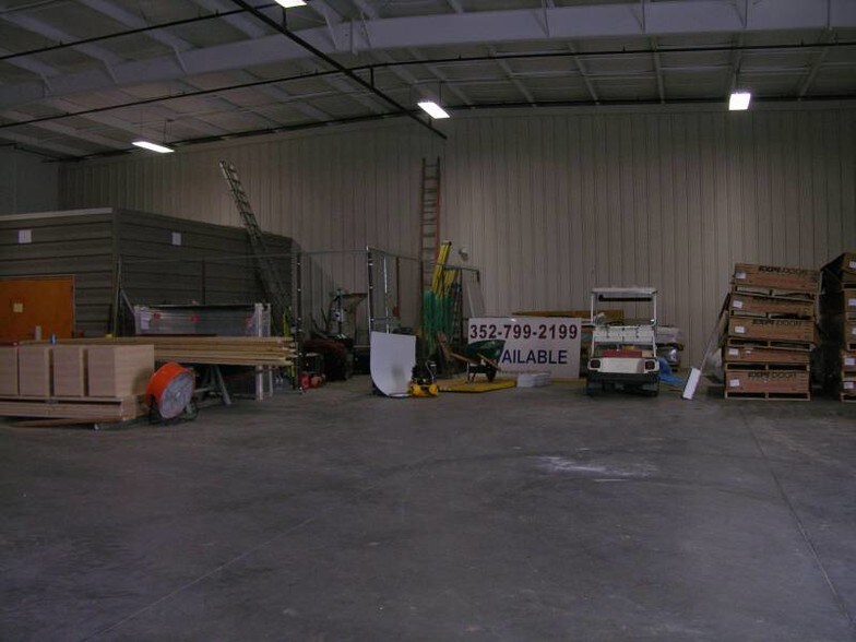 More Photos Of 1903 Greenleaf Ln, Leesburg Warehouse For Lease