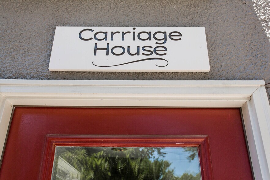 More Photos Of 116 E 46th St, Kansas City Hospitality For Sale