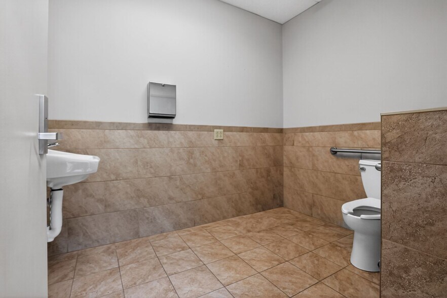 More Photos Of 3525 Prytania St, New Orleans Medical For Lease