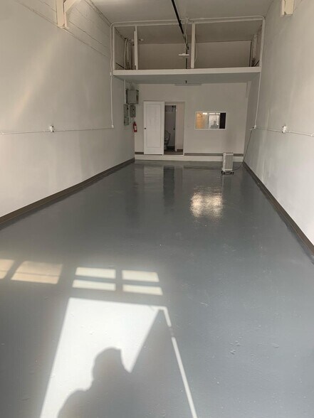 More Photos Of 126 Sinnott Rd, Toronto Service For Lease