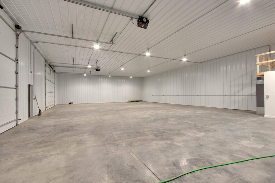 More Photos Of 5101 Kochs Ln, Quincy Warehouse For Lease