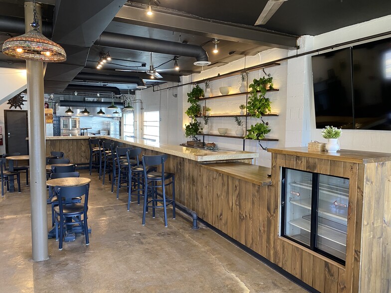 More Photos Of 3648 S Park Ave, Blasdell Restaurant For Lease