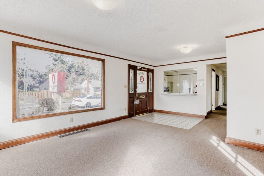 More Photos Of 2020 NE 102nd Ave, Portland Medical For Sale