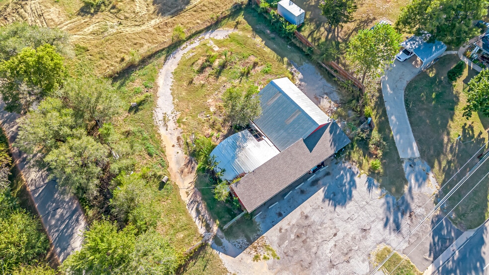 More Photos Of 11944 NE 23rd St, Choctaw Auto Repair For Sale